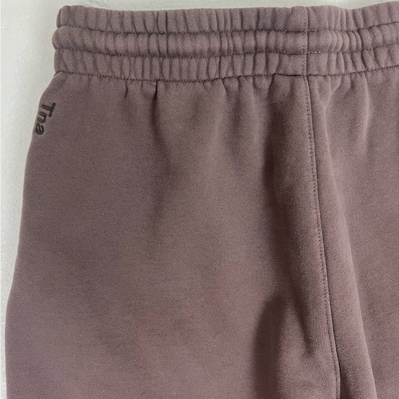 Aritzia TNA Cozy Fleece Boyfriend Sweat Shorts - Picture 9 of 14